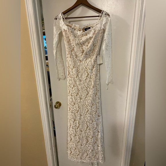 Mermaid Lace Wedding Dress - Picture 3 of 8